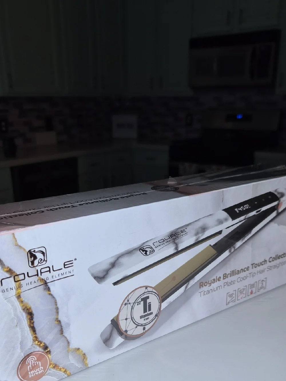 Royale Brilliance Touch Screen Titanium Hair Straightener - Picture 4 of 7